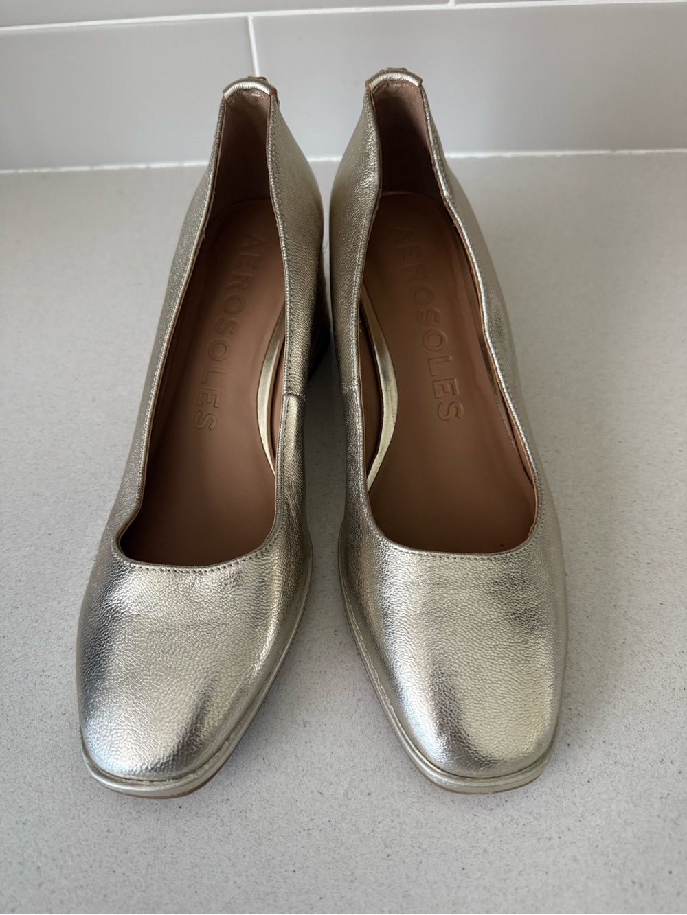 AEROSOLES Aurora Metallic Gold Leather Wedge Pumps Size 9.5